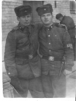 Солдаты и офицеры Советской армии - Служили два товариша.