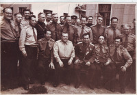 Солдаты и офицеры Советской армии - Памятное фото.