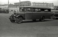 Автобусы - Автобус АМО-4 на площади Свердлова, 1933 год.