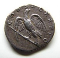 Старинные деньги (бумажные, монеты) - Серебренный динарий.