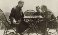 Ретро знаменитости - Ленин, Горький и Богданов играют в шахматы, Капри