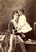 Ретро знаменитости - Императрица Мария Федоровна с сыном, будущим императором Николаем II.