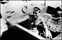 Ретро знаменитости - Командир торпедного катера РТ-109 лейтенант Джон Ф.Кеннеди.