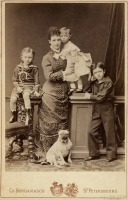 Ретро знаменитости - Великая княгиня Мария Фёдоровна с детьми. 1876 год.