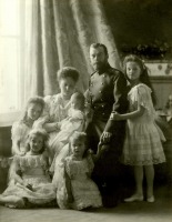 Ретро знаменитости - Семья императора Николая II. 1904 год.