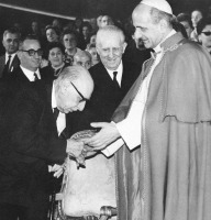 Ретро знаменитости - И.Стравинский на приёме у Римского папы Павла VI