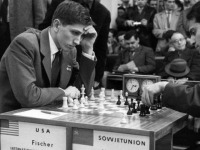 Ретро знаменитости - Роберт Джеймс (Боббі) Фішер-американський шахіст, гросмейстр, одинадцятий чемпіон світу з шахів.