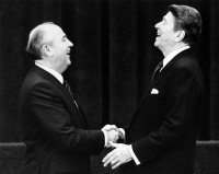 Ретро знаменитости - Михаил Горбачёв и Рональд Рейган на встрече в Женеве