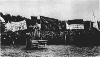 Страны - бывшие республики СССР - Митинг среди солдат в февральские дни 1917 года.