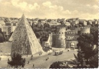 Рим - Пирами?да Це?стия (итал. Piramide di Caio Cestio или Piramide Cestia) Италия , Лацио , Провинция Рим , Рим
