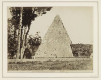 Рим - Внешний вид Пирамиды Цестия в Риме