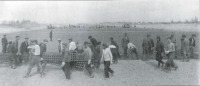 Авиация - Укладка металлической полосы на аэродроме Танюрер. Алсиб, 1944