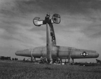 Авиация - Аварийная посадка американского тяжелого бомбардировщика. Consolidated B-24M-5-FO Liberator
