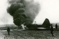 Авиация - Горящий советский бомбардировщик