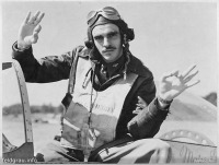 Авиация - Американский летчик майор Джордж Предди в кабине истребителя 