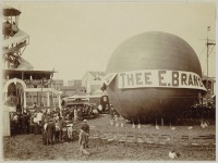 Авиация - Воздушный шар с рекламой Чай Е. Брандсма на городской ярмарке
