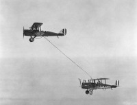 Авиация - Первая дозаправка в воздухе  по шлангу 27 июня 1923 г.