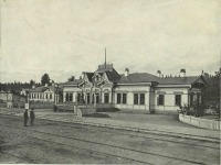 Железная дорога (поезда, паровозы, локомотивы, вагоны) - Пассажирское здание на станции 