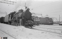 Железная дорога (поезда, паровозы, локомотивы, вагоны) - Паровоз Эр769-94 и электровозы ЧС7-2хх и ВЛ11-318 на станции Свердловск-Пассажирский.