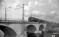 Железная дорога (поезда, паровозы, локомотивы, вагоны) - Паровоз П36-0071 с поездом на мосту через реку Ея,Ростовская область