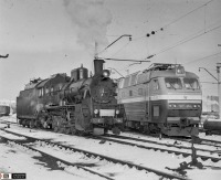 Железная дорога (поезда, паровозы, локомотивы, вагоны) - Паровоз Эр787-64 в депо Челябинск
