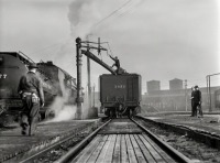 Железная дорога (поезда, паровозы, локомотивы, вагоны) - Набор воды паровозом №2453