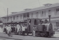 Железная дорога (поезда, паровозы, локомотивы, вагоны) - Танк-паровоз №4 типа 0-2-0 Голландской   Ост-Индской ж.д. с поездом                           .