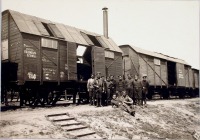 Железная дорога (поезда, паровозы, локомотивы, вагоны) - Вагоны переоборудованные под кузницу и столярную мастерскую