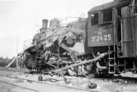 Железная дорога (поезда, паровозы, локомотивы, вагоны) - Паровоз Эл-2425 после бомбежки