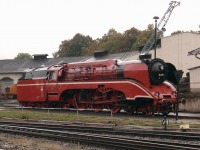 Железная дорога (поезда, паровозы, локомотивы, вагоны) - Пассажирский паровоз BR18 201 в красной ливрее