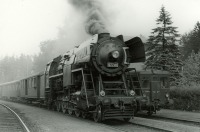 Железная дорога (поезда, паровозы, локомотивы, вагоны) - Паровоз 477.012 с поездом в Джедлове