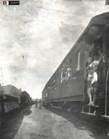 Железная дорога (поезда, паровозы, локомотивы, вагоны) - Дети металлургов уезжают в пионерский лагерь