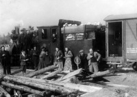 Железная дорога (поезда, паровозы, локомотивы, вагоны) - Артисты Вологодского драмтеатра прибыли в Удимский леспромхоз