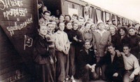 Железная дорога (поезда, паровозы, локомотивы, вагоны) - Студенты Ленинградского сельхозинститута уезжают на целину