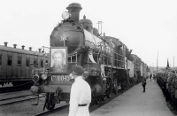 Железная дорога (поезда, паровозы, локомотивы, вагоны) - Прибытие полярников с парохода 