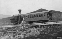 Железная дорога (поезда, паровозы, локомотивы, вагоны) - Поезд зубчатой ж.д.на горе Вашингтон,штат Нью-Гэмпшир