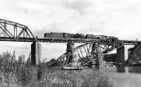 Железная дорога (поезда, паровозы, локомотивы, вагоны) - Паровозы серии ФД на восстановленном мосту