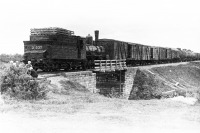 Железная дорога (поезда, паровозы, локомотивы, вагоны) - Паровоз Ов-8017 с поездом