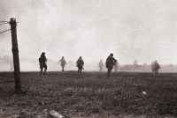 Войны (боевые действия) - Восточная Пруссия. Год 1944.Пехота атакует.