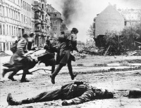 Войны (боевые действия) - Советские солдаты в Берлине