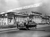 Войны (боевые действия) - В осбожденном Харькове