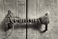 Войны (боевые действия) - Ненарушенная печать  гробницы Тутанхамона.