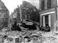 Войны (боевые действия) - Подбитый немецкий танк 