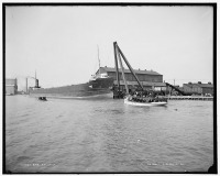 Корабли - Озёрное грузовое судно Сильвания у причала