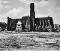 Вроцлав - Вроцлав.  Зруйнована церква св.Адальберт під час війни.