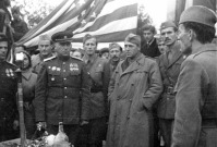 Белград - Генерал В.И. Жданов выступает на митинге в Белграде, посвященном освобождению Югославии