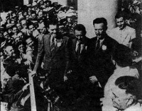 Лос-Анджелес - Почетные граждане Лос-Анджелеса М.М. Громов, А.Б. Юмашев и С.А. Данилин на балконе мэрии города.