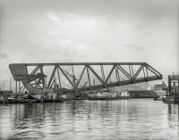 Кливленд - Подъемный мост откатно-раскрывающейся системы через реку Каяхога