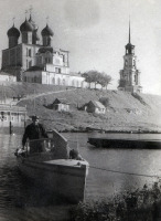 Рязань - Река Трубеж у Рязанского кремля. Переправа на остров.