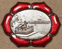 Медали, ордена, значки - Значок с видом на летний императорский дворец . Китай